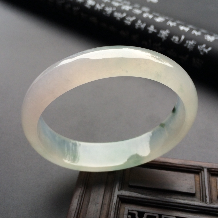 （超值推荐）冰种飘花贵妃镯（56mm-47.7mm）