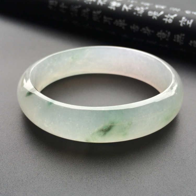 （超值推荐）冰种飘花贵妃镯（56mm-47.7mm）
