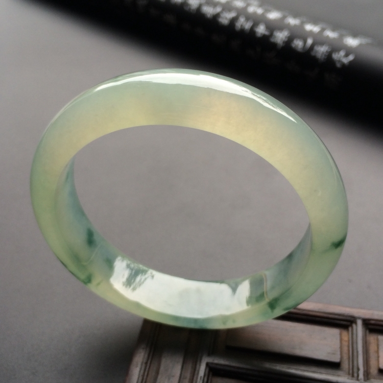 （超值推荐）冰种飘花手镯（56.1mm）