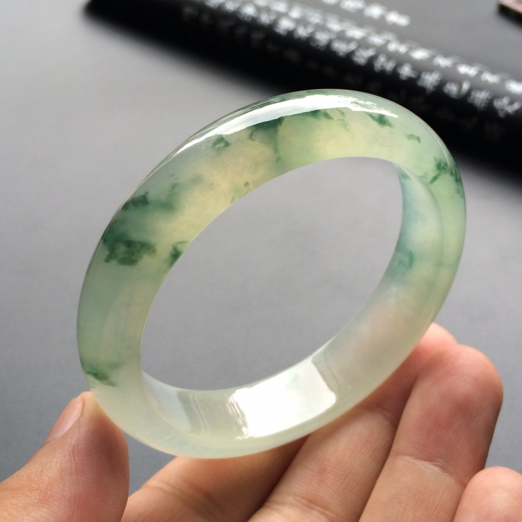 （超值推荐）冰种飘花手镯（56.1mm）