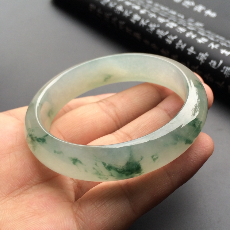 （超值推荐）冰种飘花手镯（56.1mm）