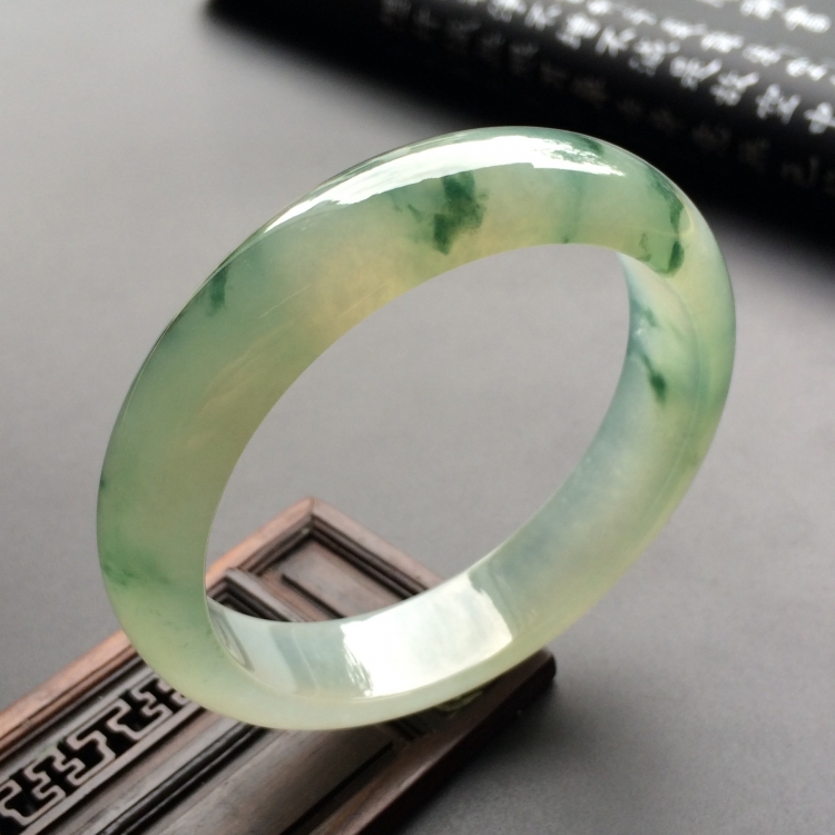（超值推荐）冰种飘花手镯（56mm）