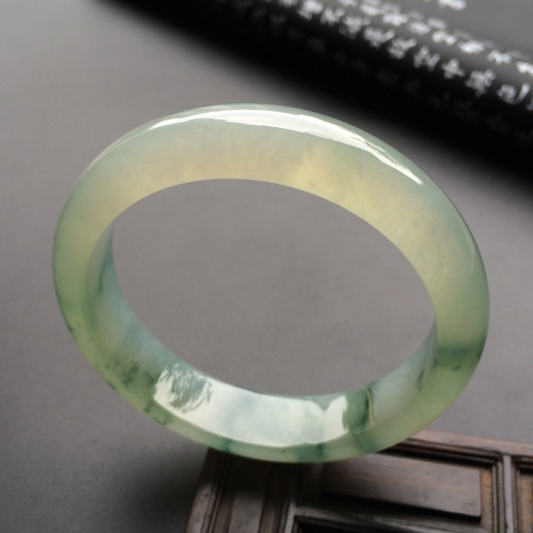 （超值推荐）冰种飘花手镯（56mm）