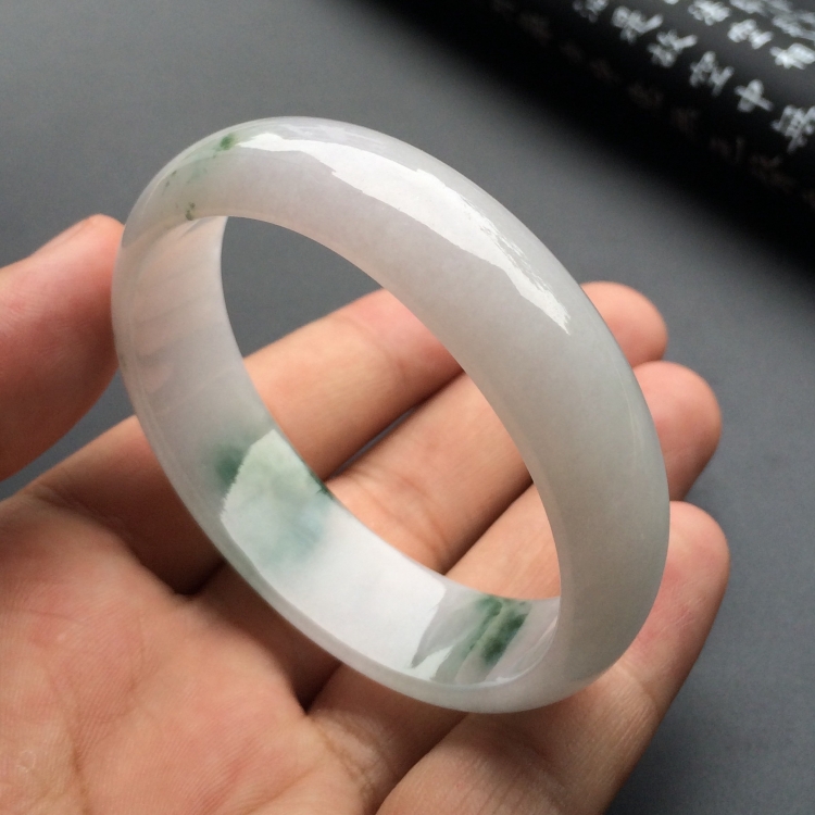 （超值推荐）糯冰种飘花贵妃镯（54.2mm-49.5mm）