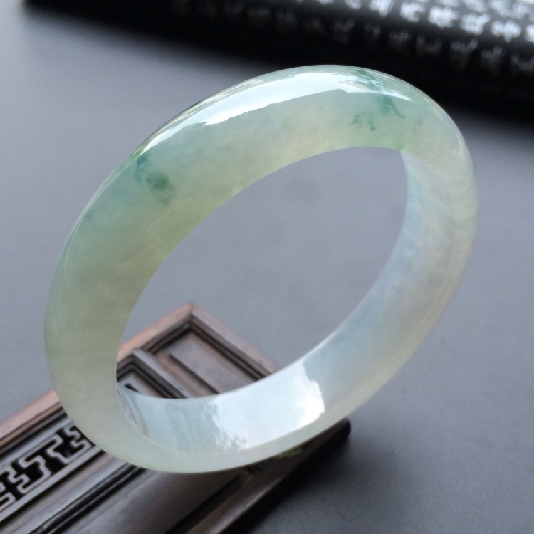 （超值推荐）冰种飘花手镯（55.3mm）