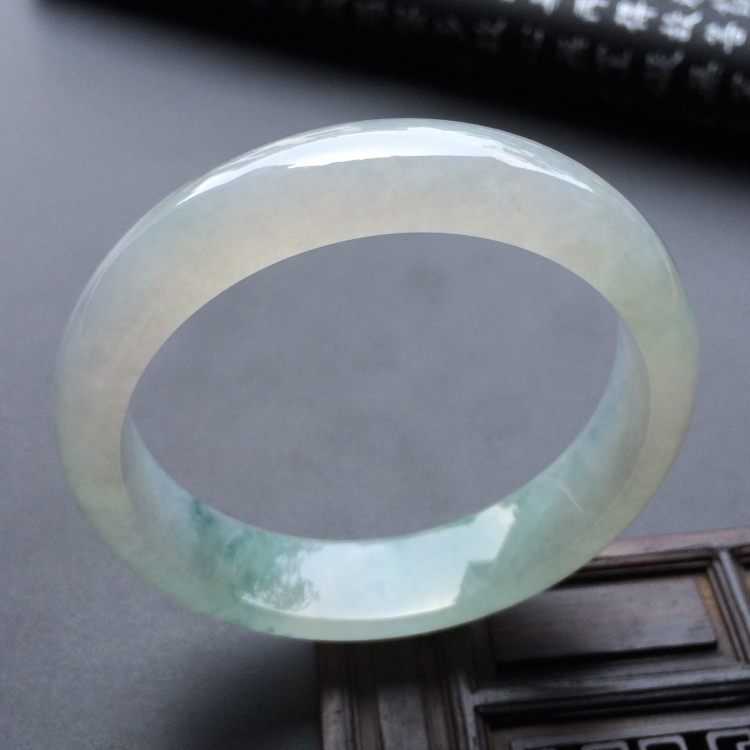 （超值推荐）冰种飘花手镯（55.3mm）
