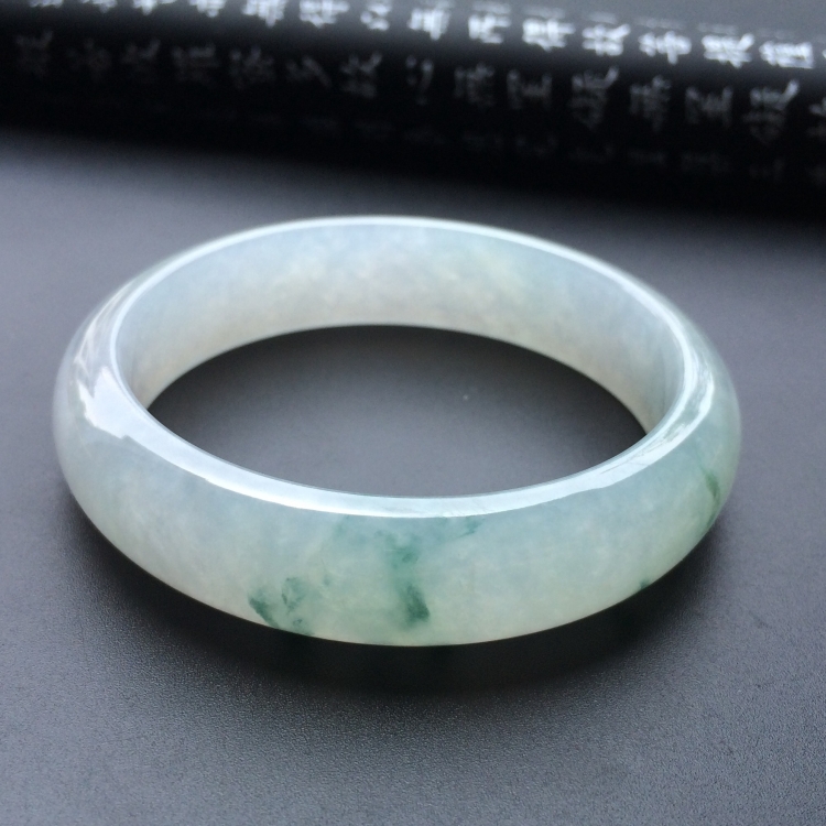 （超值推荐）冰种飘花手镯（55.3mm）