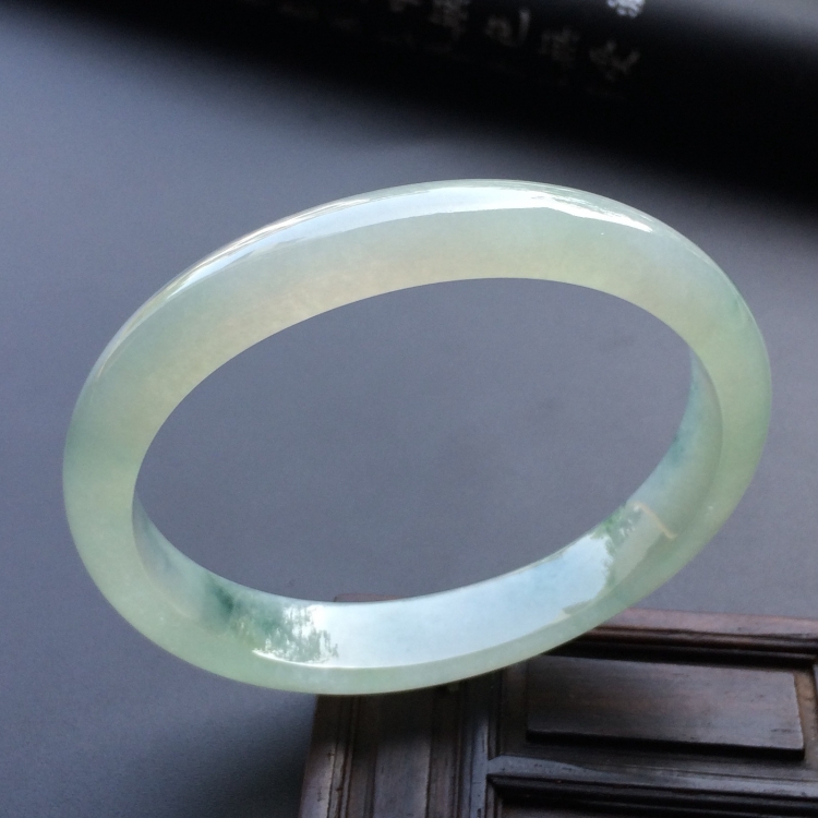 （超值推荐）冰种飘花贵妃镯（55.6mm-47.2mm）