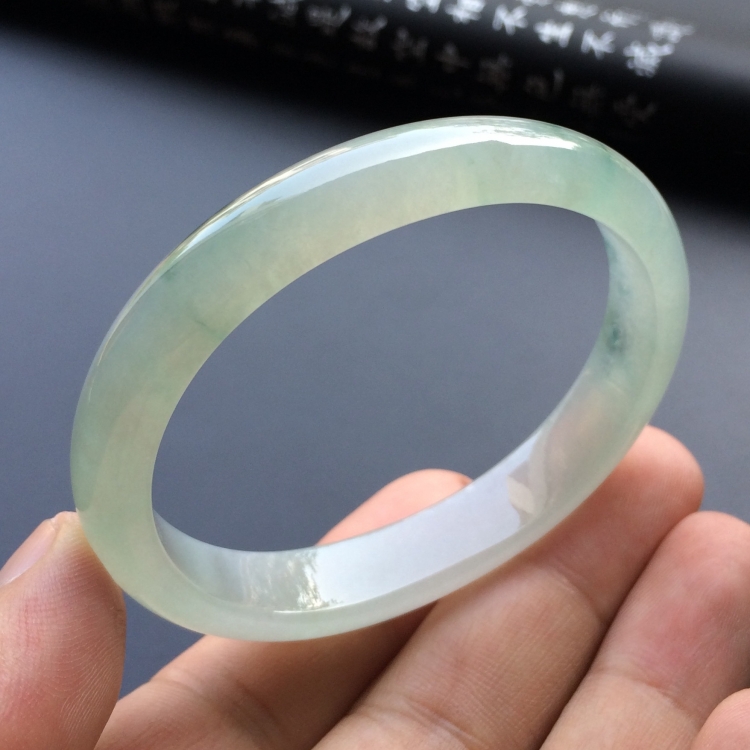 （超值推荐）冰种飘花贵妃镯（55.6mm-47.2mm）
