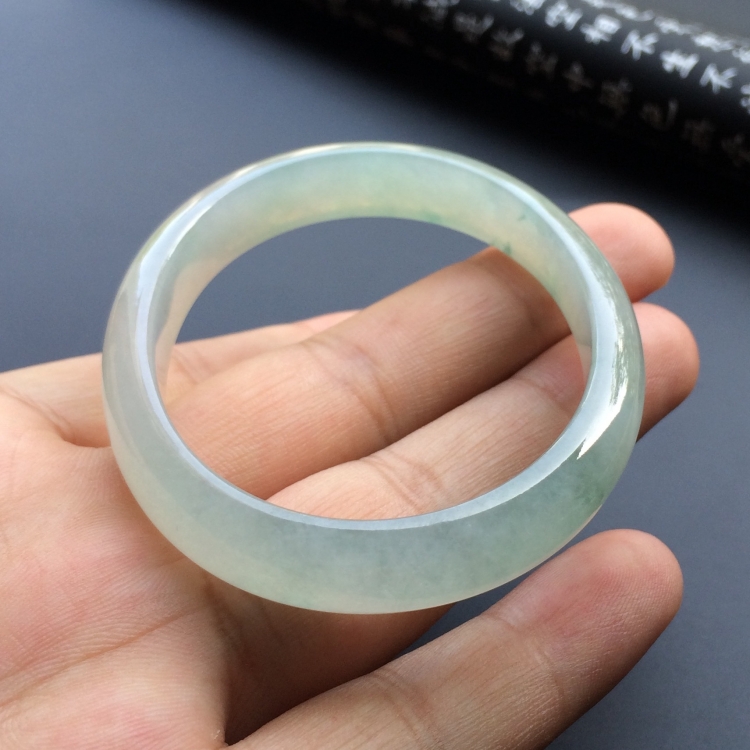 （超值推荐）冰种飘花贵妃镯（55.6mm-47.2mm）