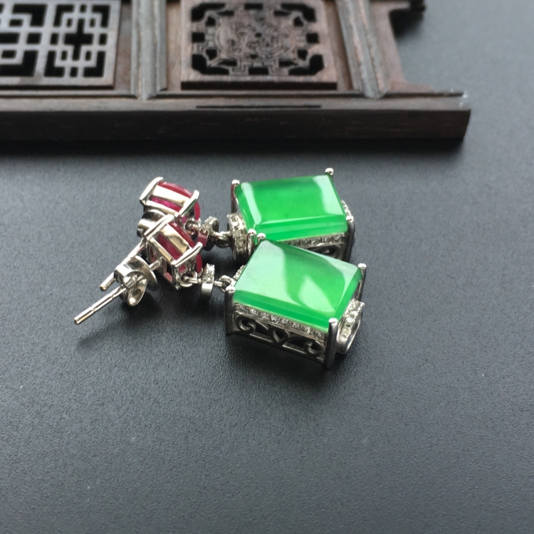 (超值推荐)冰种翠色镶白金钻石耳坠