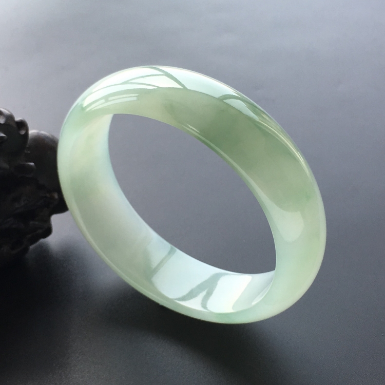 (超值推荐)糯冰种略飘花贵妃镯(58.4mm-51.5mm)