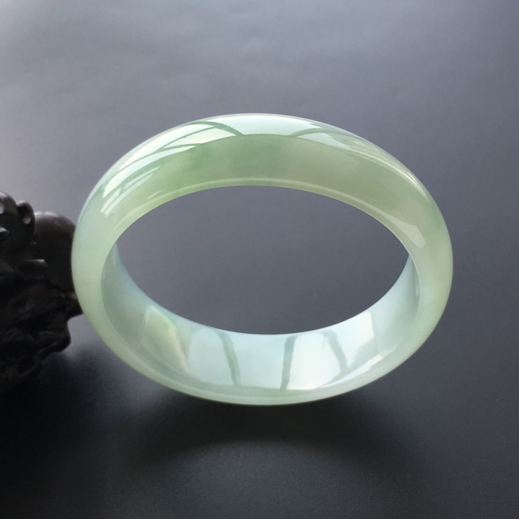 (超值推荐)糯冰种略飘花贵妃镯(58.4mm-51.5mm)