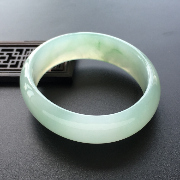 (超值推荐)糯冰种略飘花贵妃镯(58.4mm-51.5mm)