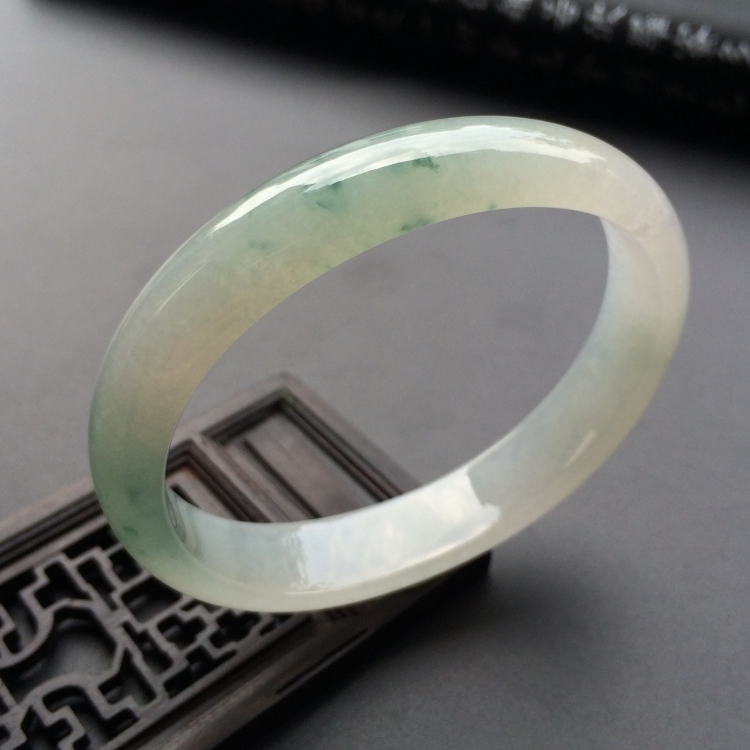 （超值推荐）糯冰种飘花贵妃镯（55mm-47.3mm）