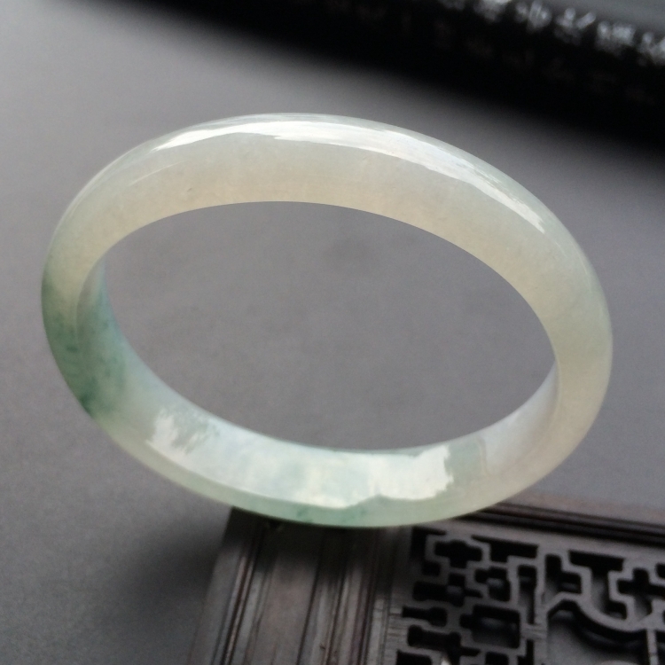（超值推荐）糯冰种飘花贵妃镯（55mm-47.3mm）