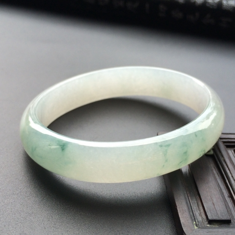 （超值推荐）糯冰种飘花贵妃镯（55mm-47.3mm）