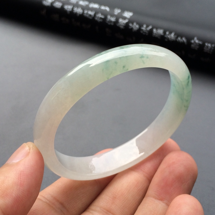 （超值推荐）糯冰种飘花贵妃镯（55mm-47.3mm）