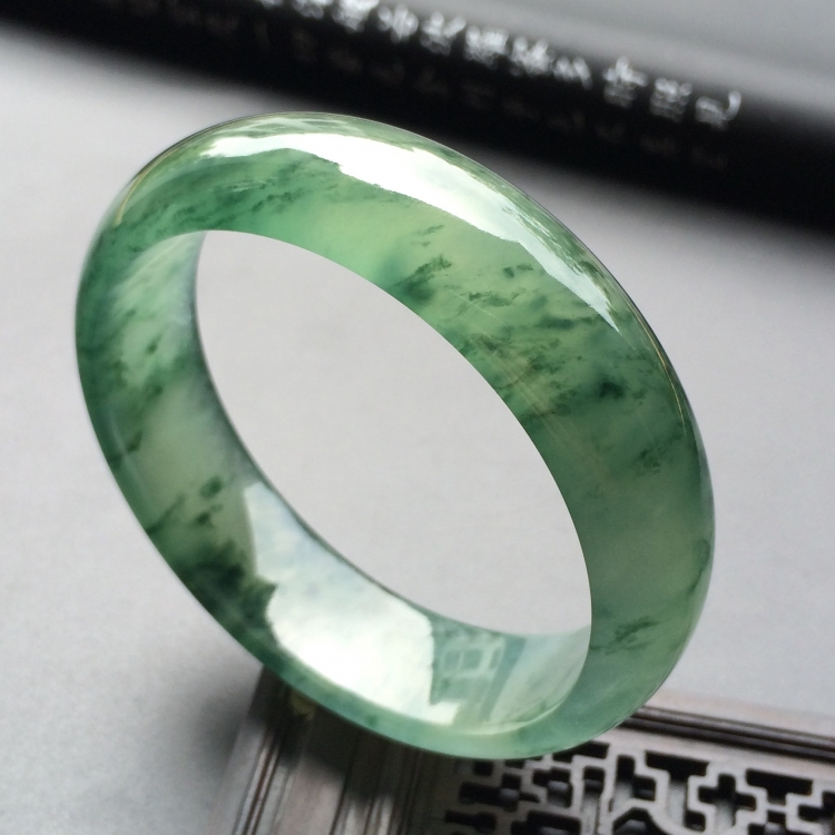 （超值推荐）冰种飘花手镯（58mm）