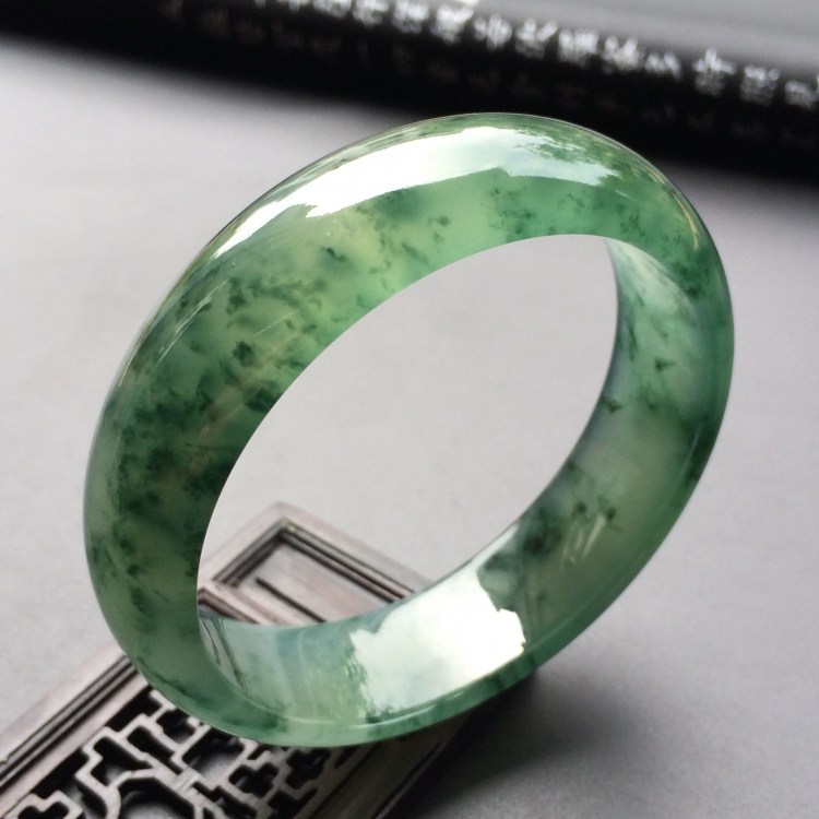 （超值推荐）冰种飘花手镯（58mm）