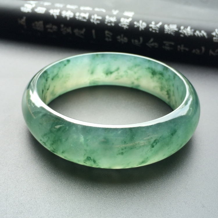 （超值推荐）冰种飘花手镯（58mm）