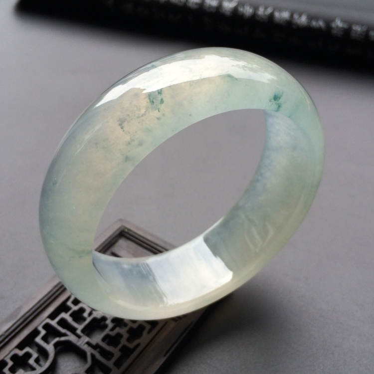 （超值推荐）冰玻种飘花手镯（57.7mm）