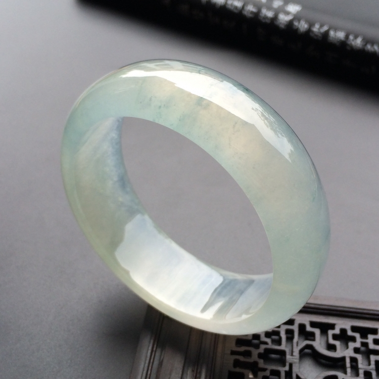 （超值推荐）冰玻种飘花手镯（57.7mm）