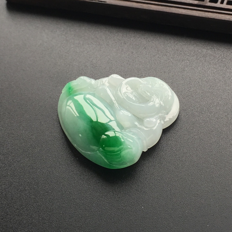 (超值推荐)糯冰种飘翠玉佛挂件