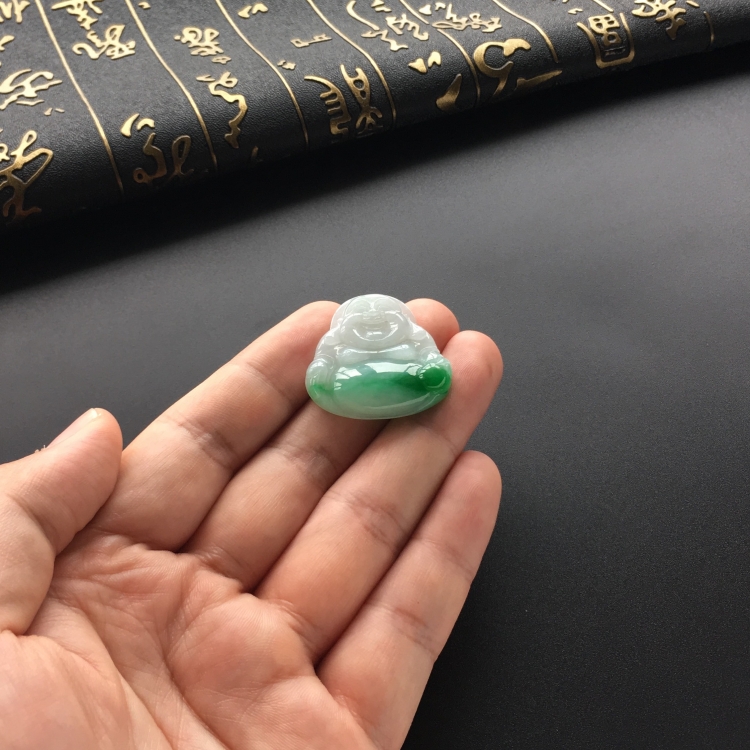 (超值推荐)糯冰种飘翠玉佛挂件