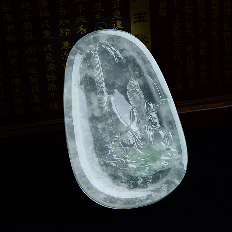 （超值推荐）（玉雕名家高松峰作品）冰玻种略飘花观音挂件