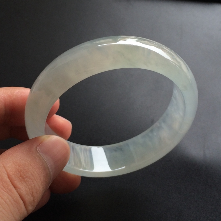 （超值推荐）冰种淡晴水手镯（55.6mm）