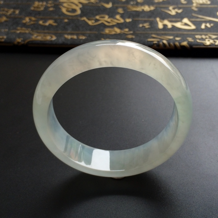 （超值推荐）冰种淡晴水手镯（55.6mm）