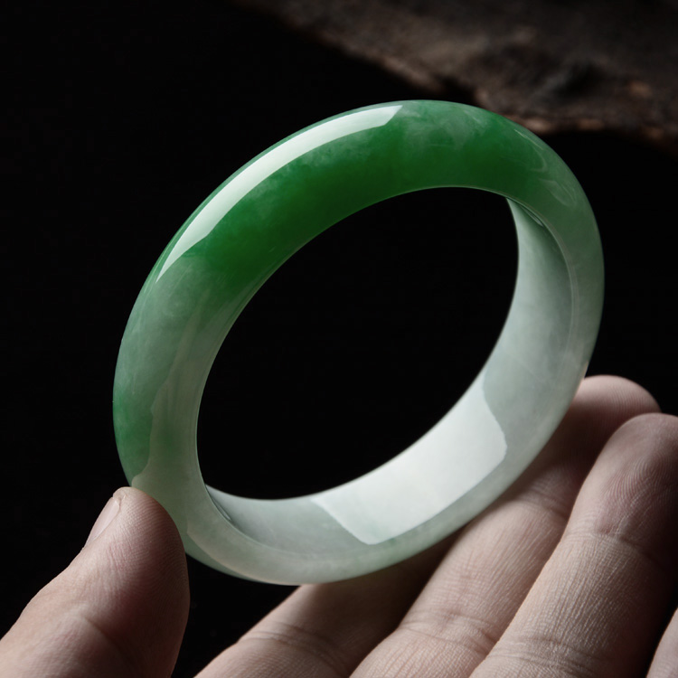 （超值推荐）糯冰种飘阳绿手镯（56.8mm）