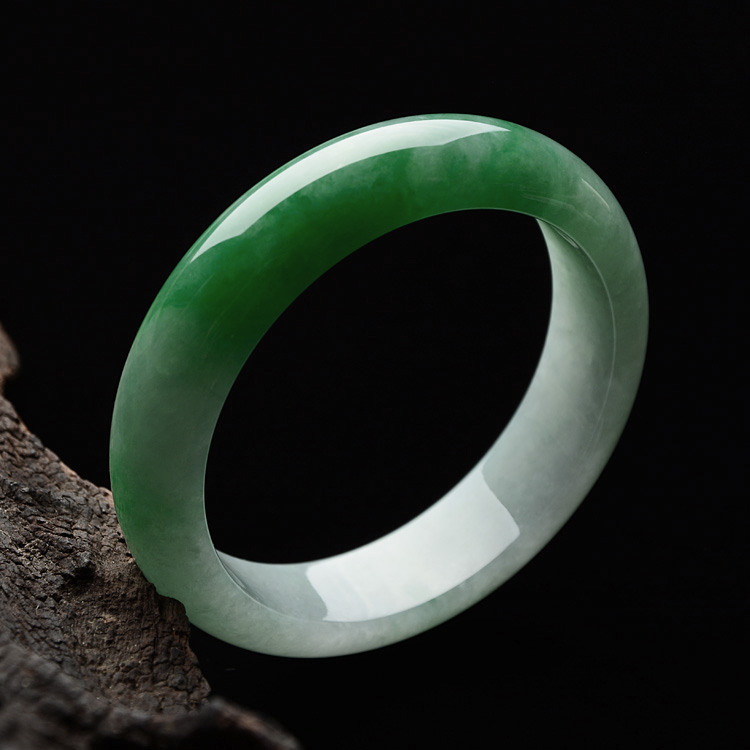 （超值推荐）糯冰种飘阳绿手镯（56.8mm）