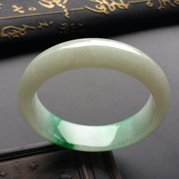 （超值推荐）糯冰种飘阳绿手镯（56.3mm）