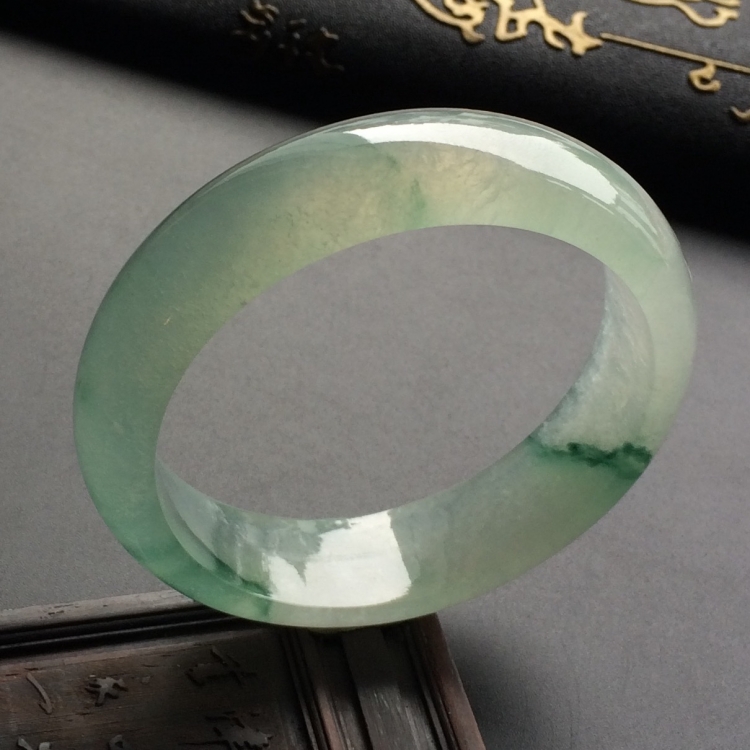 （超值推荐）冰种飘花手镯（56.3mm）