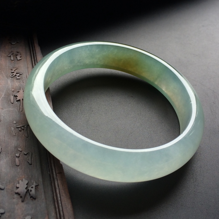 （超值推荐）冰种晴水略带褐黄翡手镯（56mm）