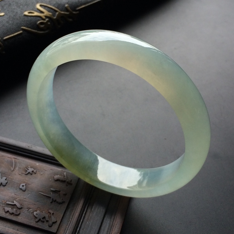 （超值推荐）冰种晴水略带黄翡手镯（56.9mm）