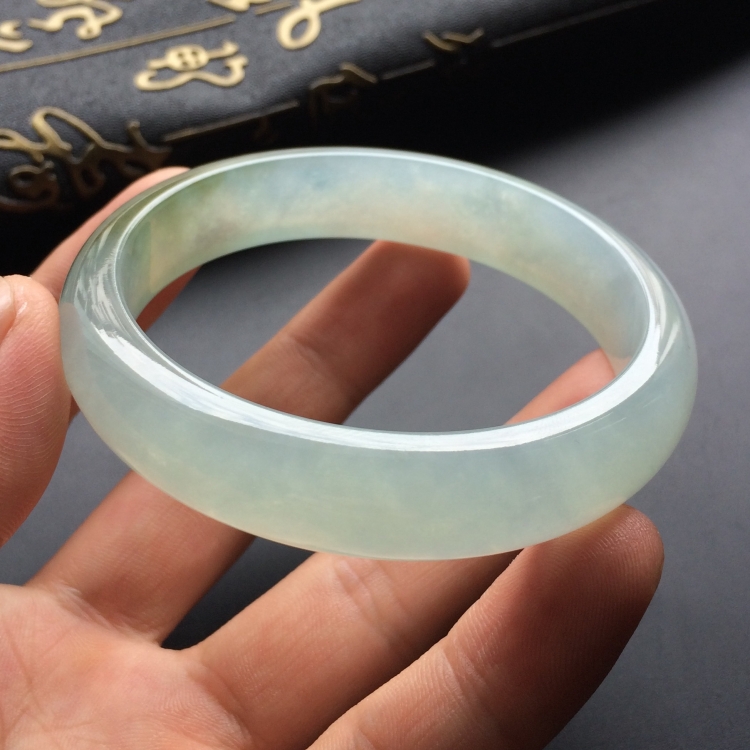 （超值推荐）冰种晴水略带黄翡手镯（56.9mm）
