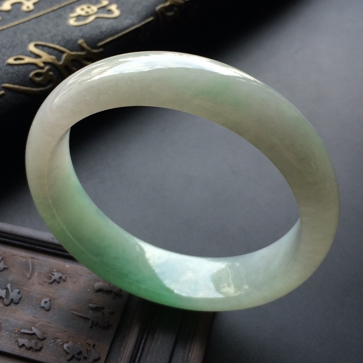 （超值推荐）糯冰种绿晴水手镯（57.1mm）