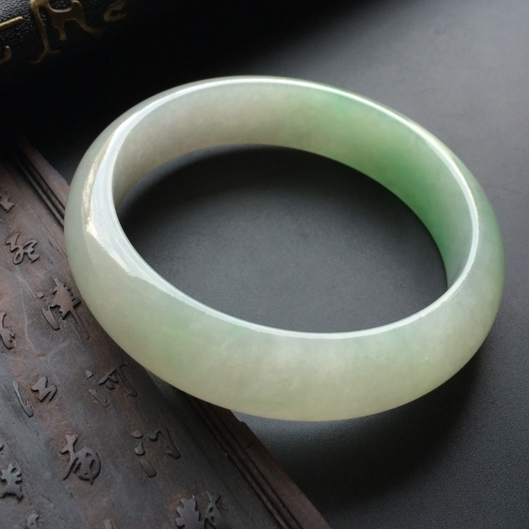 （超值推荐）糯冰种绿晴水手镯（57.1mm）