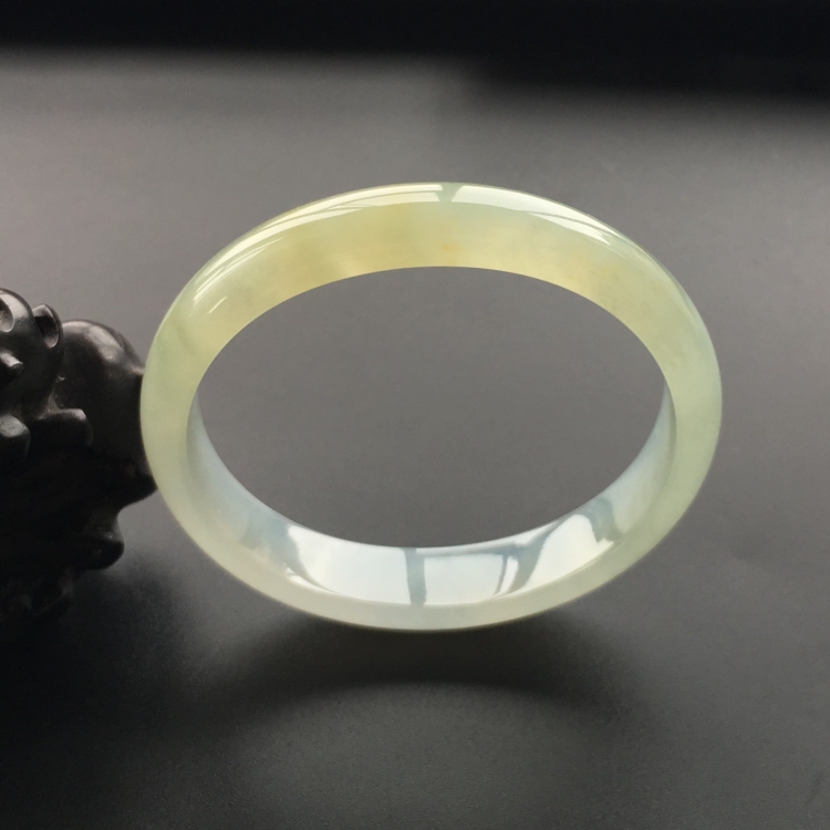 (超值推荐)冰种淡黄翡贵妃镯(53.4mm-47.1mm)