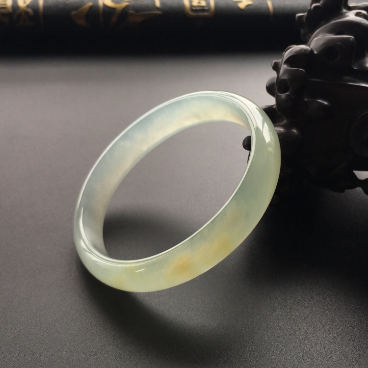 (超值推荐)冰种淡黄翡贵妃镯(53.4mm-47.1mm)