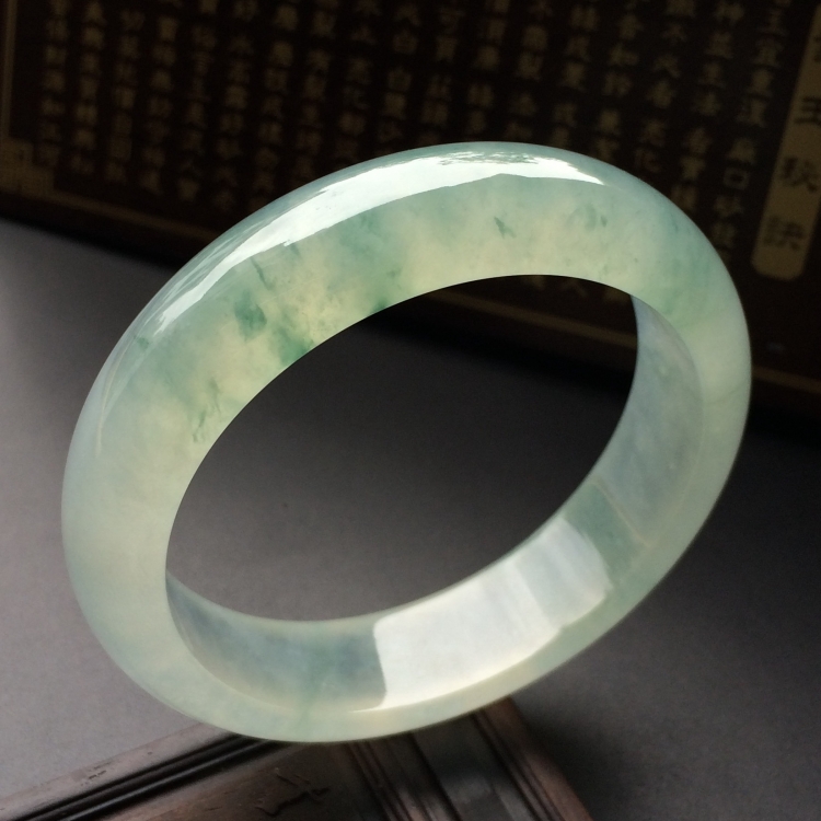 （超值推荐）冰种飘花手镯（57mm）