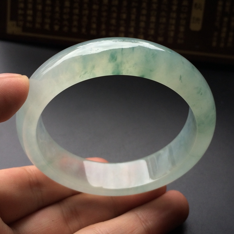 （超值推荐）冰种飘花手镯（57mm）