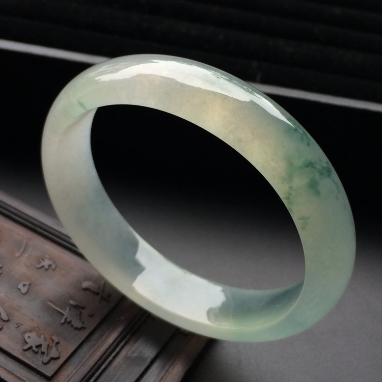 （超值推荐）冰种飘花贵妃镯（56.1mm-49mm）