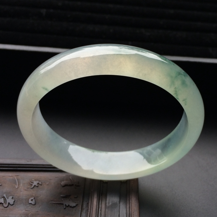 （超值推荐）冰种飘花贵妃镯（56.1mm-49mm）