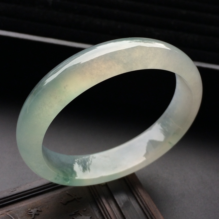 （超值推荐）冰种飘花贵妃镯（56.1mm-49mm）