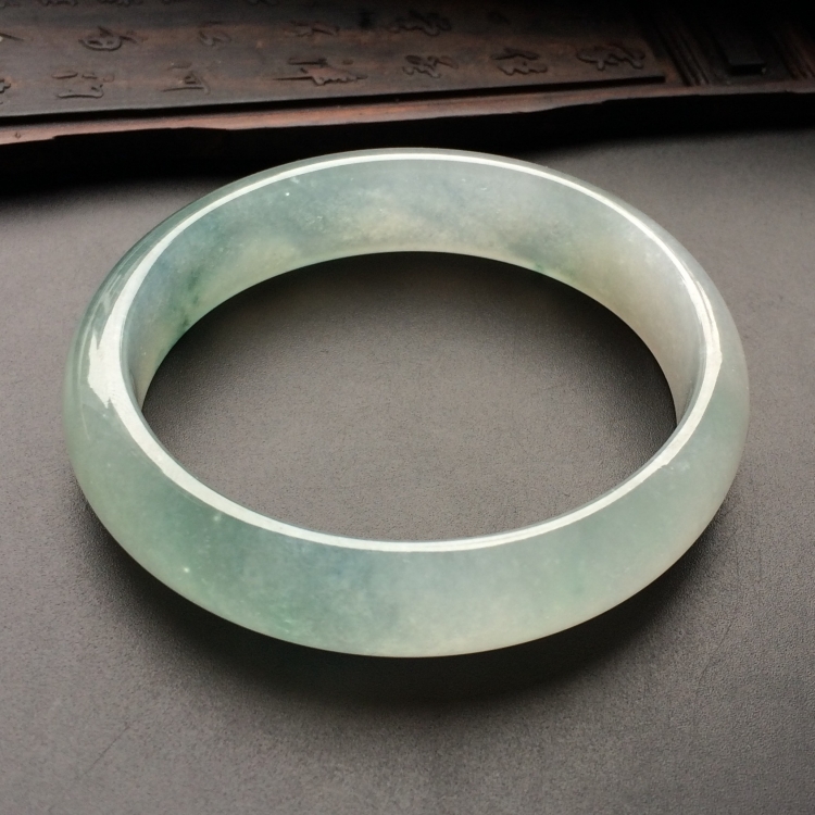 （超值推荐）冰种飘花贵妃镯（56.1mm-49mm）