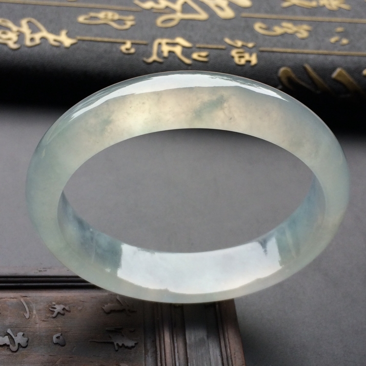 （超值推荐）冰种晴水贵妃镯（57mm-49.8mm）